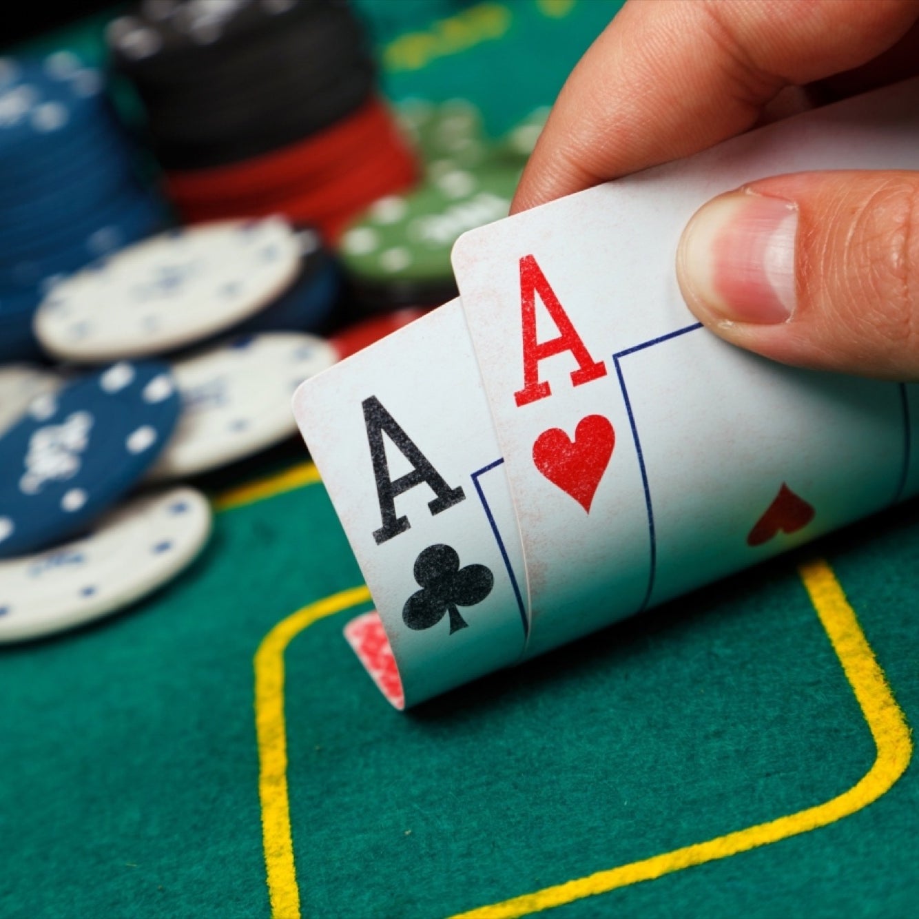 Online Poker Game And Live Poker Game
